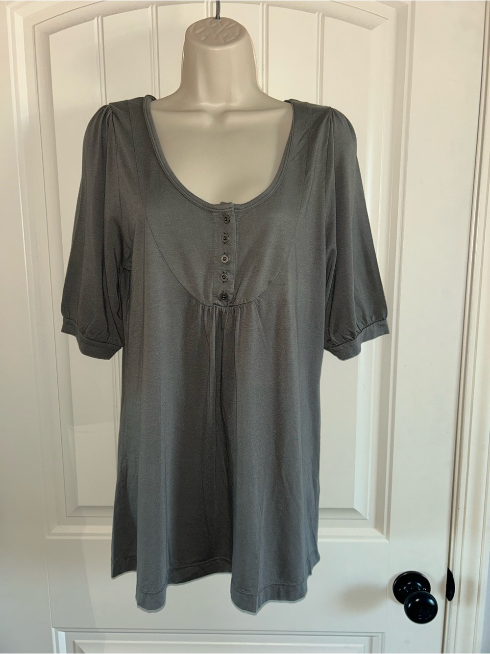 NEW Hard Tail Scoop-Neck Button-Front Tunic in Charcoal Sz S